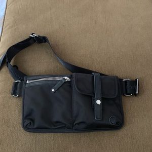 Black Lululemon Fanny Pack